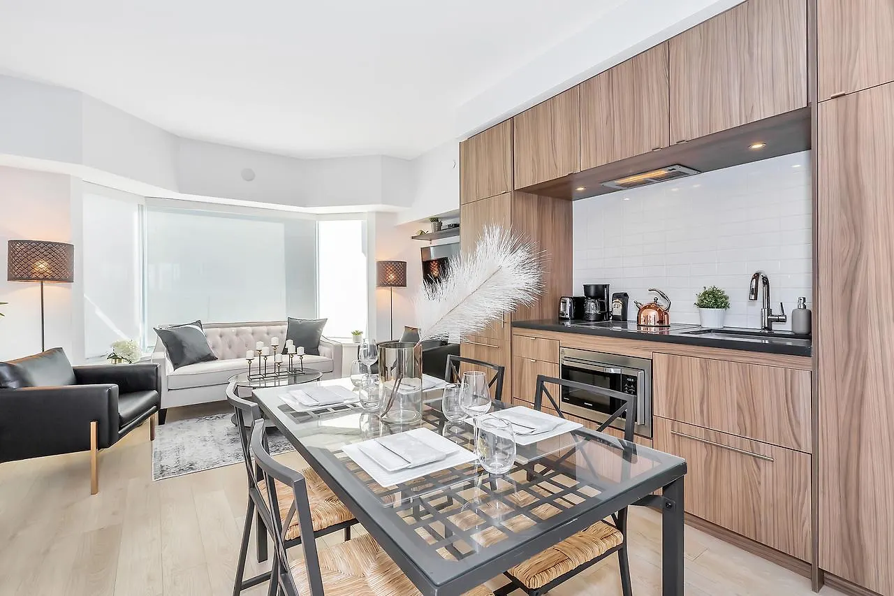 Apartment Classic & Trendy Yorkville Condo Toronto