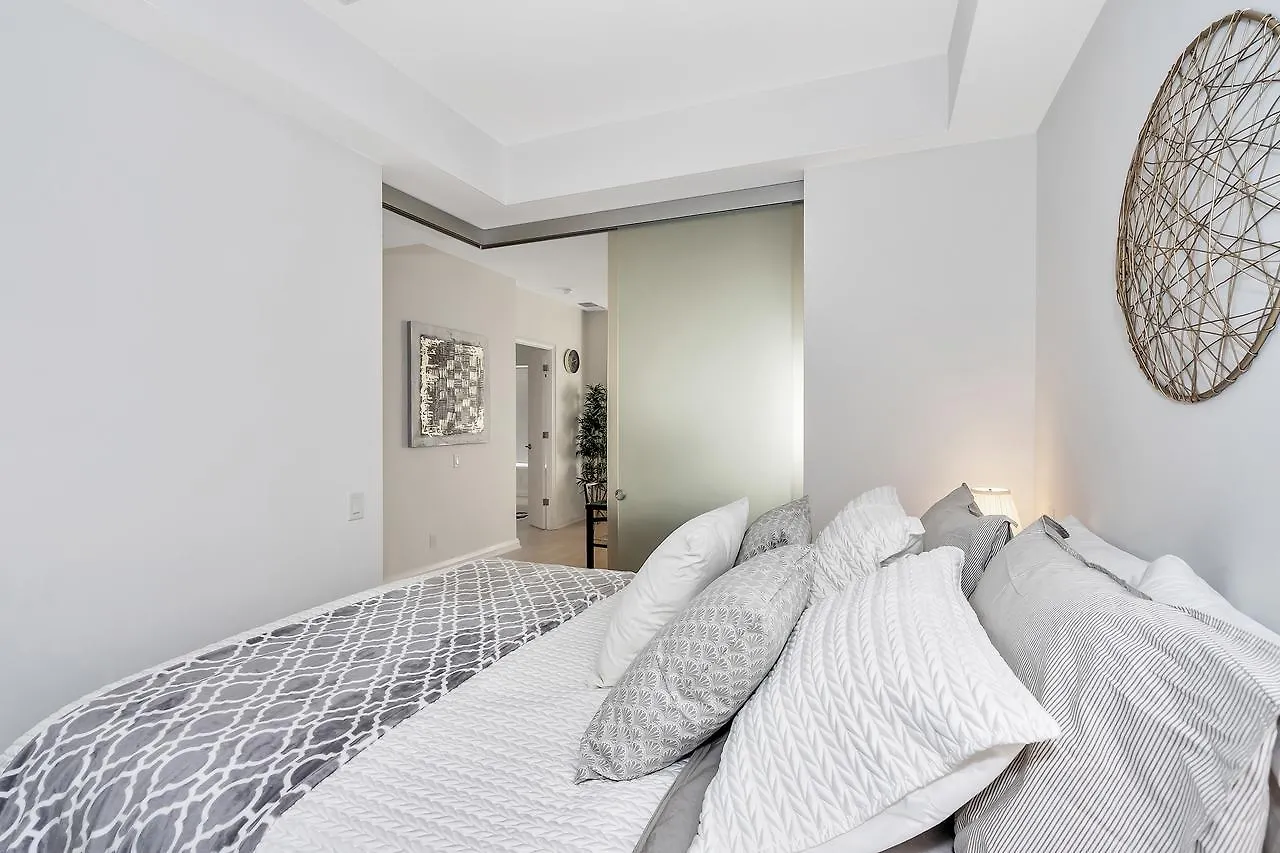 Classic & Trendy Yorkville Condo Toronto
