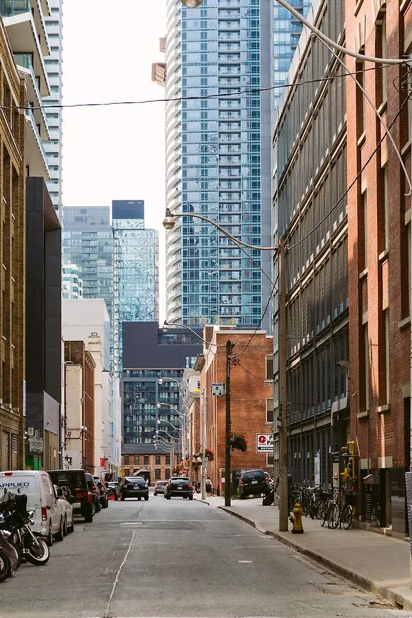 Classic & Trendy Yorkville Condo Toronto Apartment