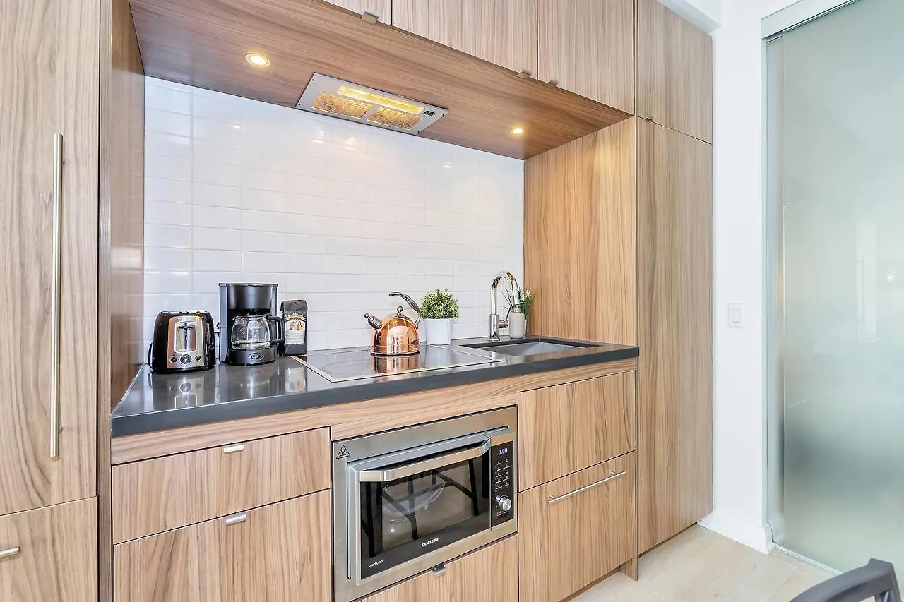 Apartment Classic & Trendy Yorkville Condo Toronto