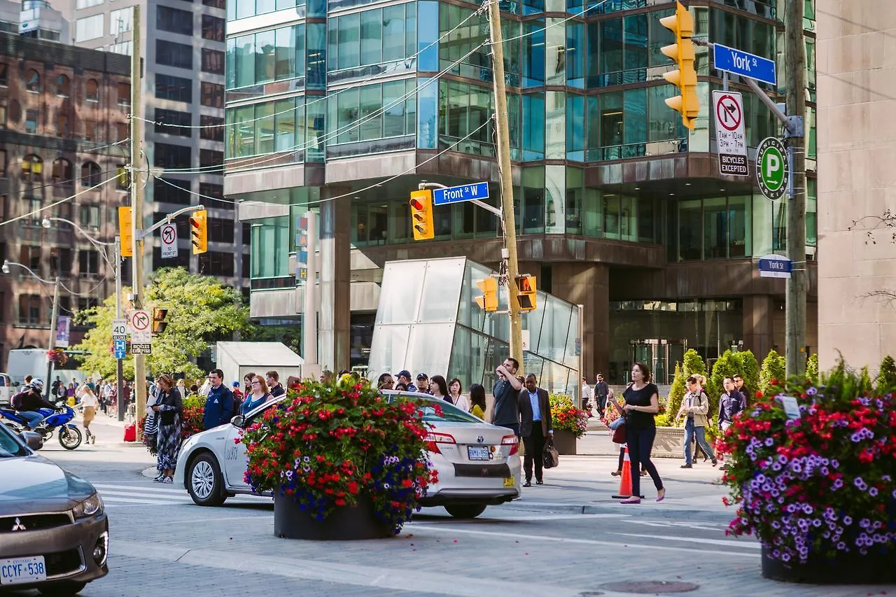 Apartment Classic & Trendy Yorkville Condo Toronto