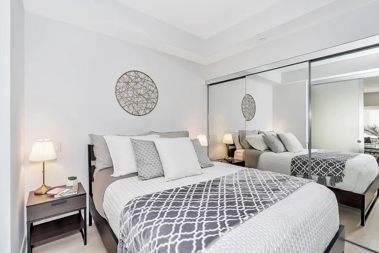 Apartment Classic & Trendy Yorkville Condo Toronto